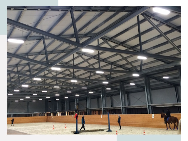 Строительство конных манежей от 610 руб в Медногорск
