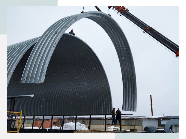 Полукруглые ангары в Медногорске